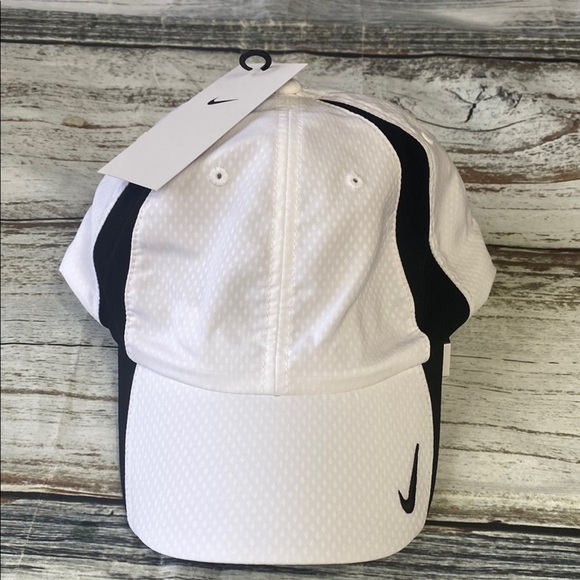 Nike Performance Black and White Sports Cap Sz M/L - Picture 1 of 6